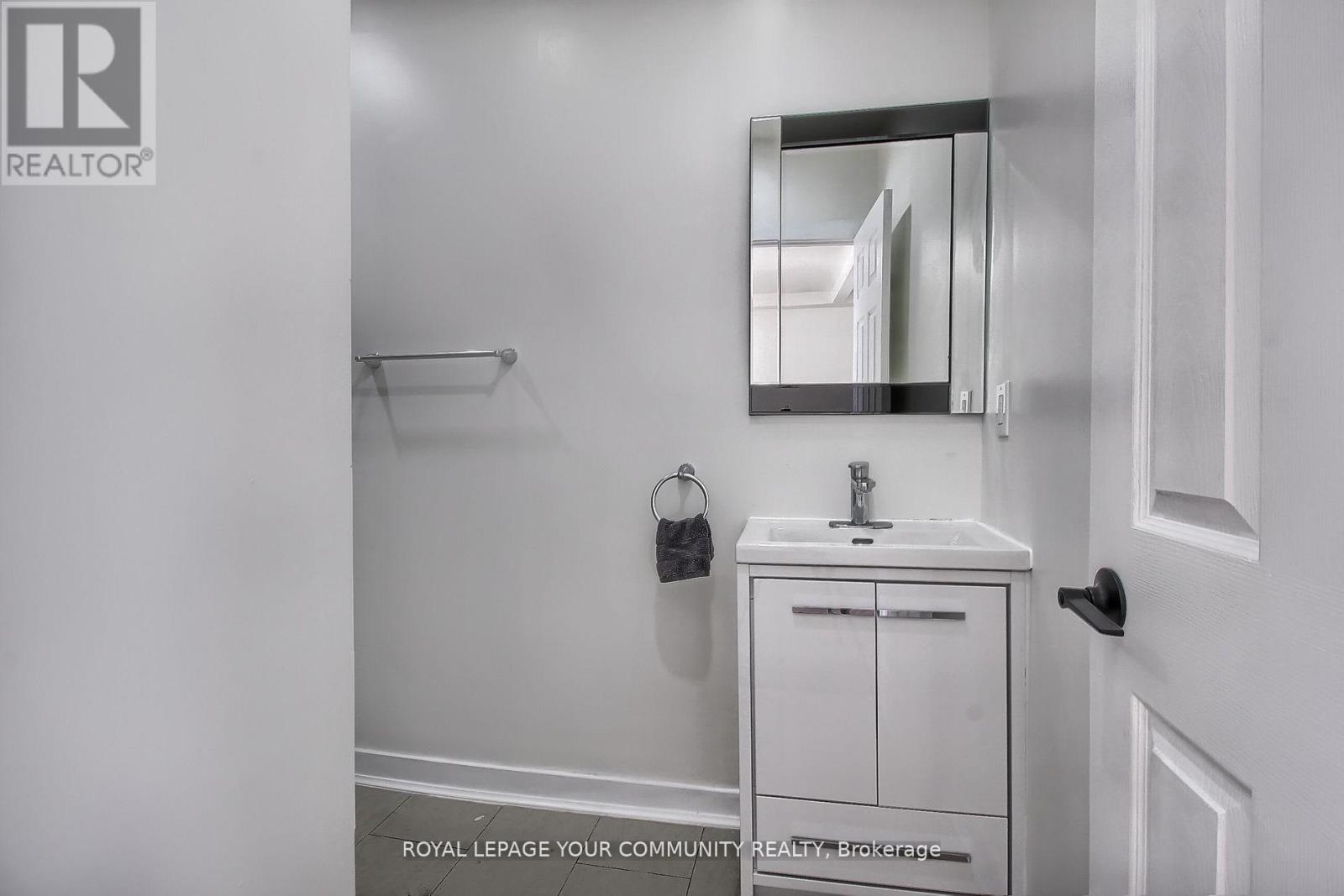 457 Kenilworth Avenue, Hamilton, Ontario  L8H 4T5 - Photo 12 - X12591800