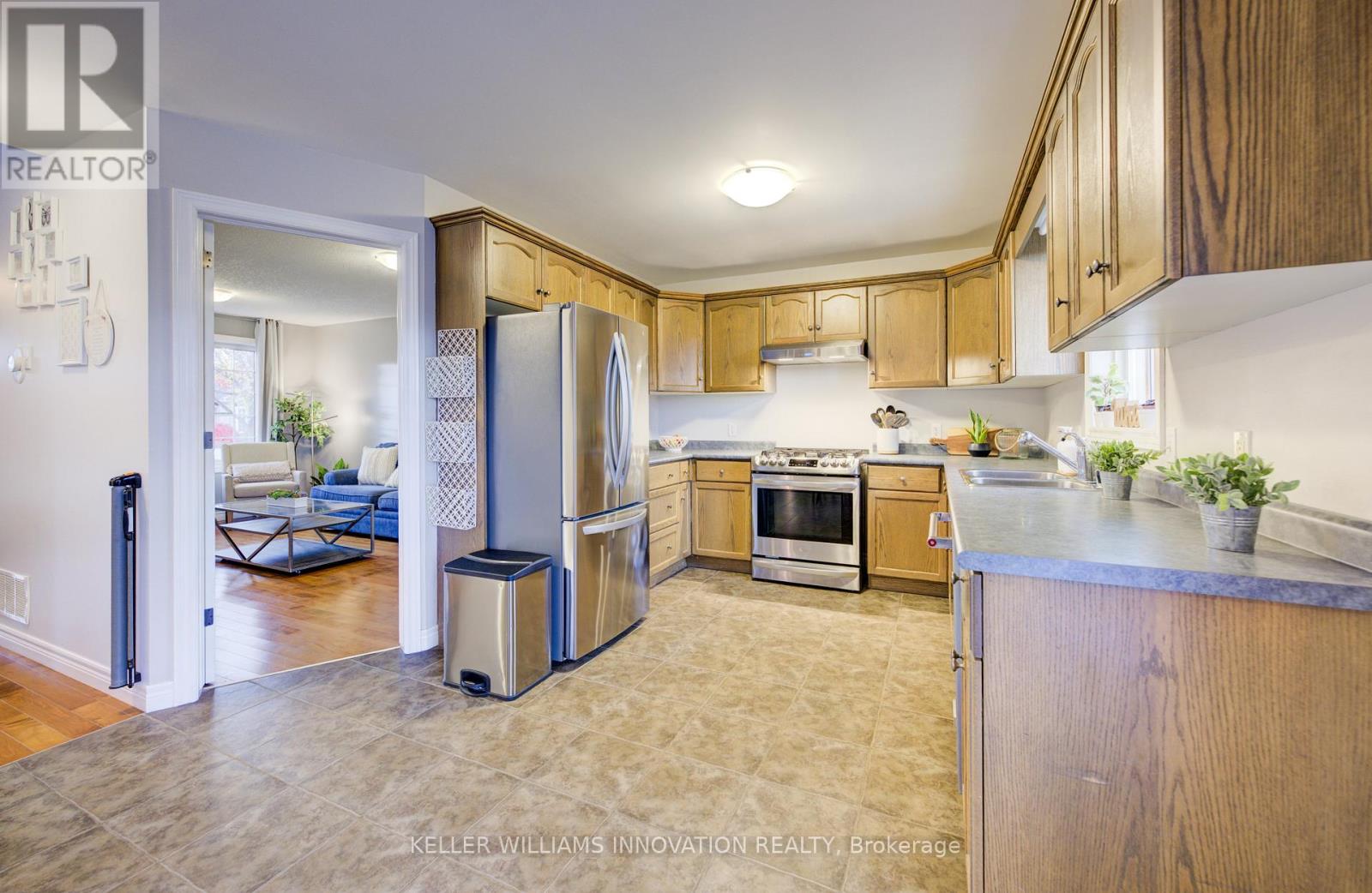 213 Falcon Drive, Woodstock, Ontario N4T 1W5 - Photo 6 - X12592264