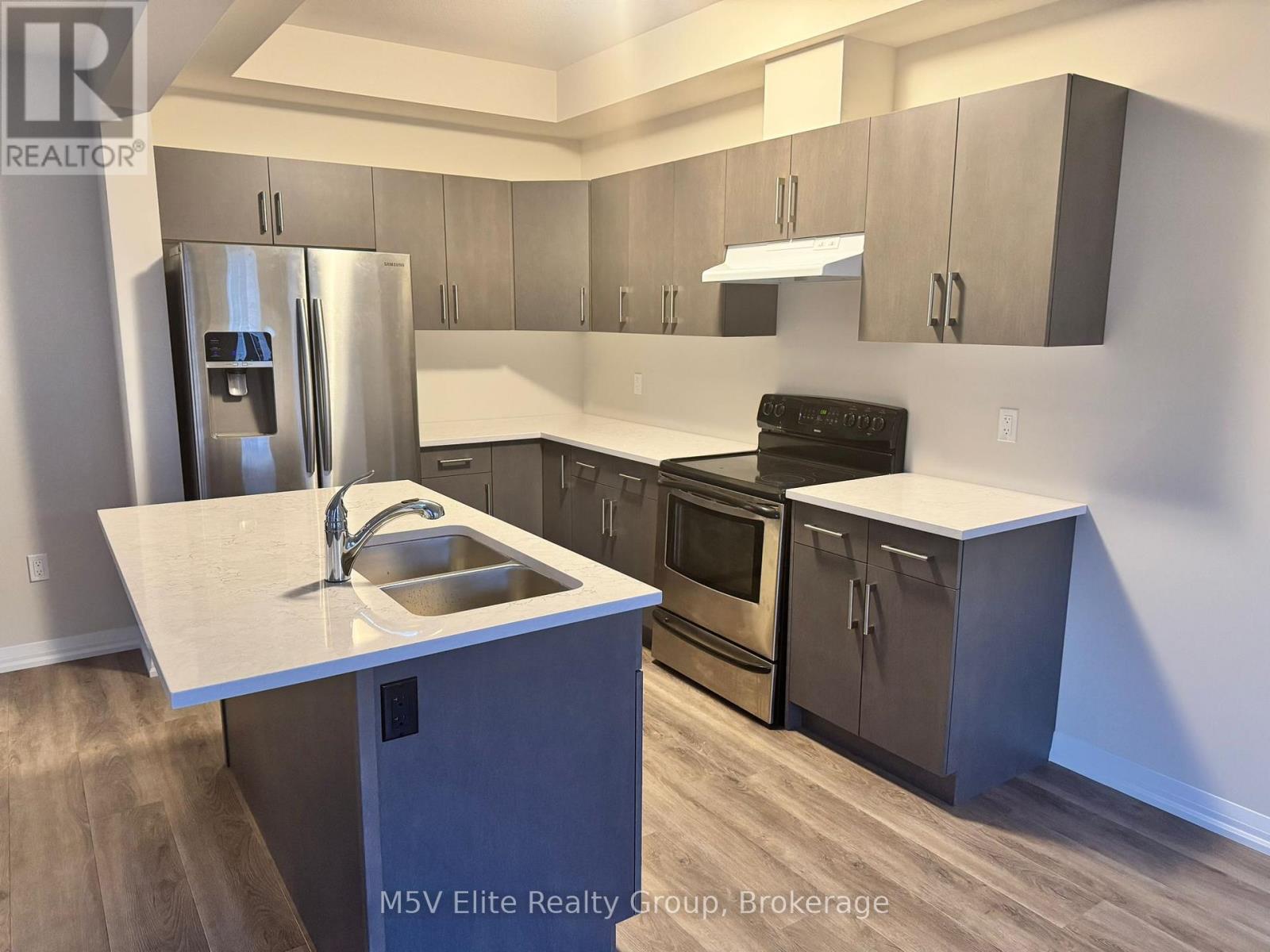 73 Marie Street, Pelham, Ontario  L3E 0G9 - Photo 2 - X12592266