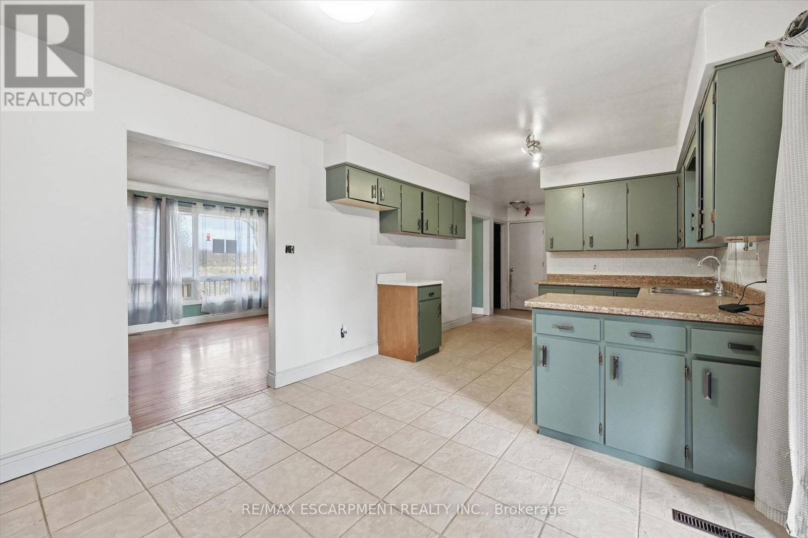 8520 Sixteen Road, West Lincoln, Ontario  L0R 1E0 - Photo 17 - X12592268