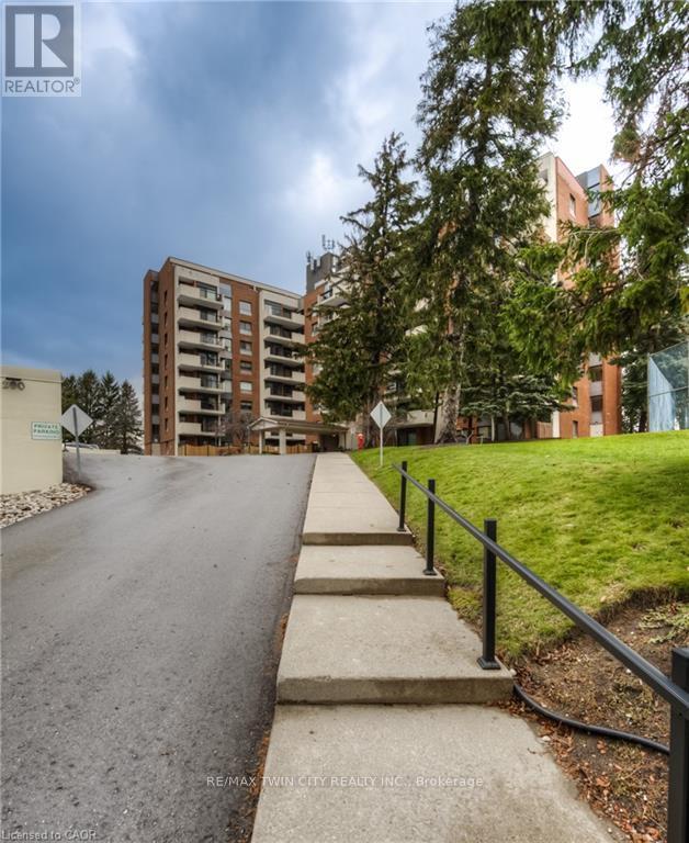 212 - 260 Sheldon Avenue N, Kitchener, Ontario  N2H 6P2 - Photo 6 - X12591764