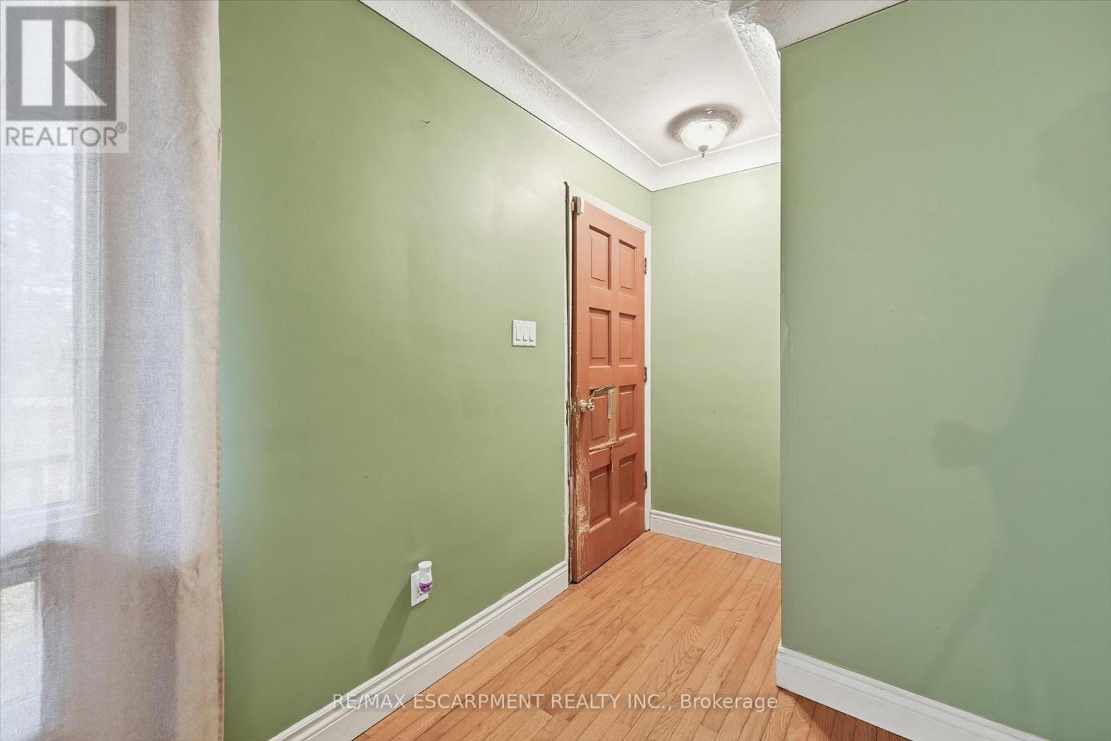 8520 Sixteen Road, West Lincoln, Ontario  L0R 1E0 - Photo 4 - X12592268