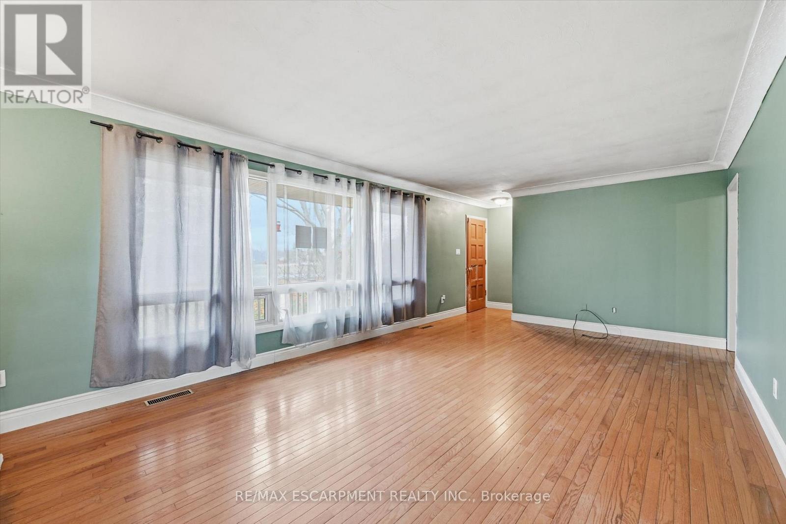 8520 Sixteen Road, West Lincoln, Ontario  L0R 1E0 - Photo 7 - X12592268