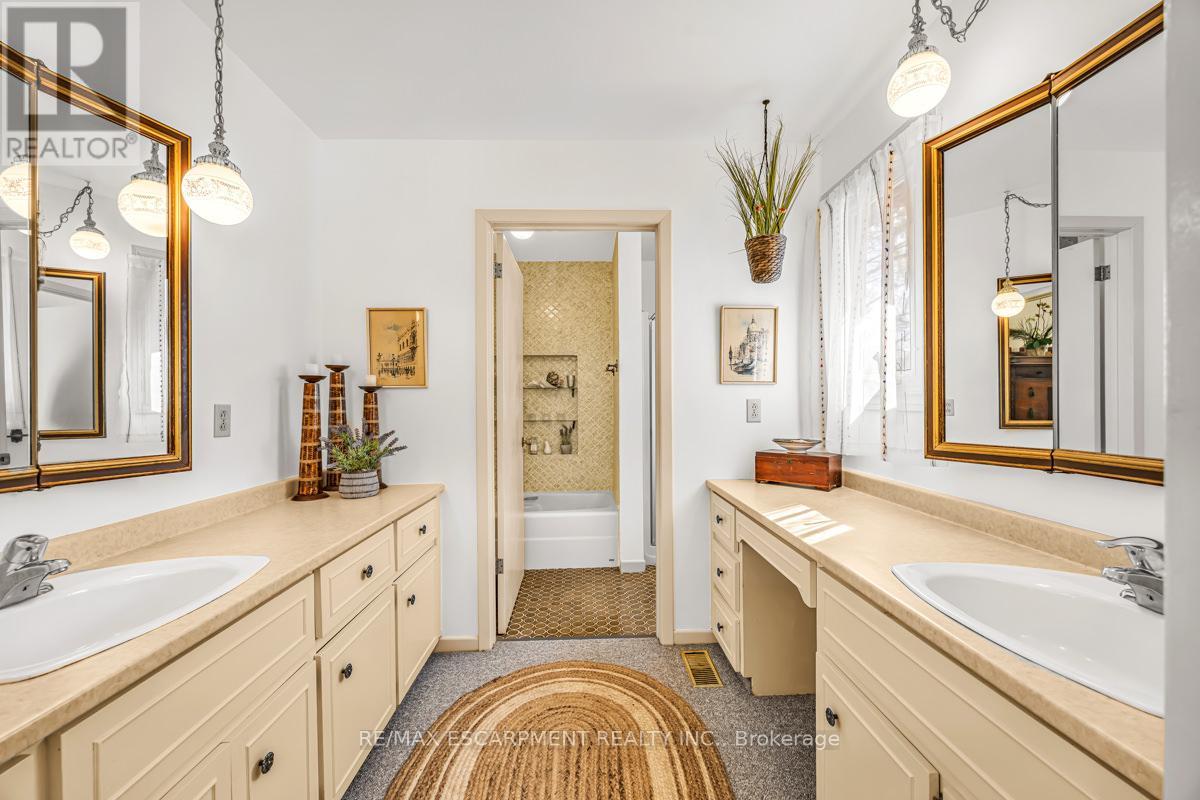 302783 Douglas Street, West Grey, Ontario  N0G 1R0 - Photo 28 - X12591866