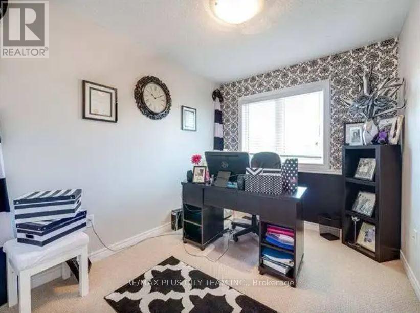 93 - 20 Mcconkey Crescent, Brantford, Ontario N3S 0C1 - Photo 5 - X12592332