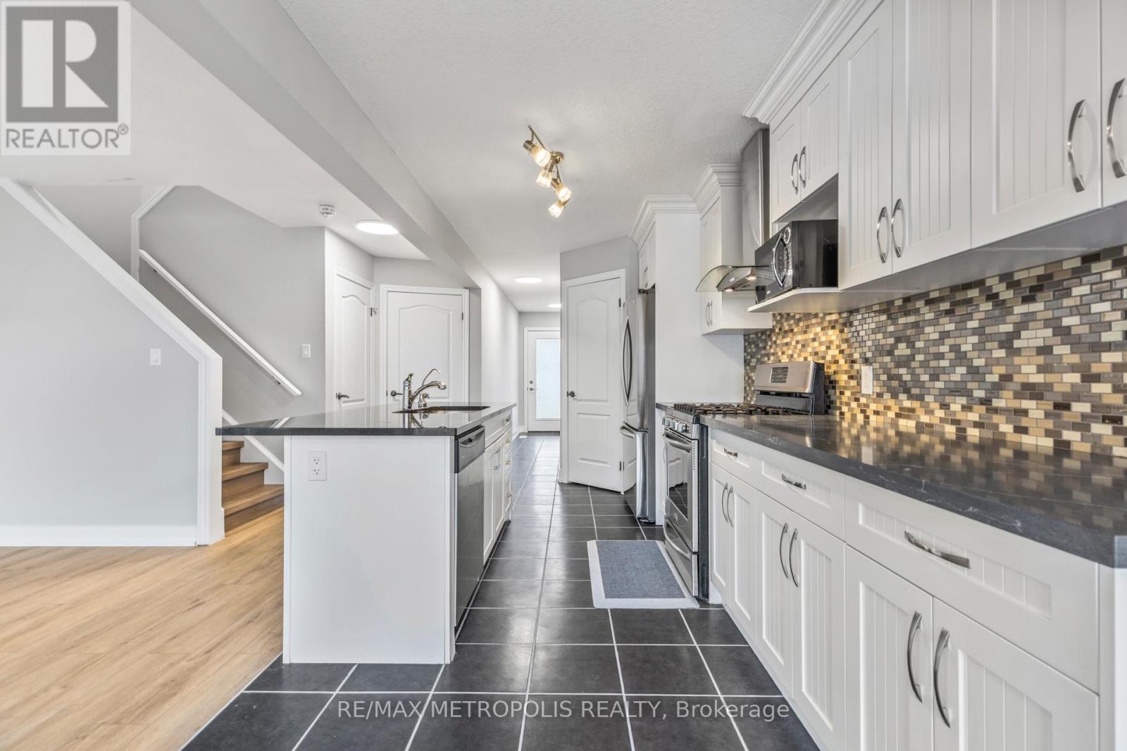 1847 Foxridge Crescent, London North, Ontario  N6G 0L7 - Photo 10 - X12592544