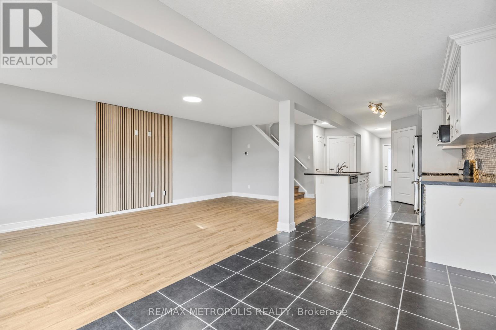 1847 Foxridge Crescent, London North, Ontario  N6G 0L7 - Photo 12 - X12592544