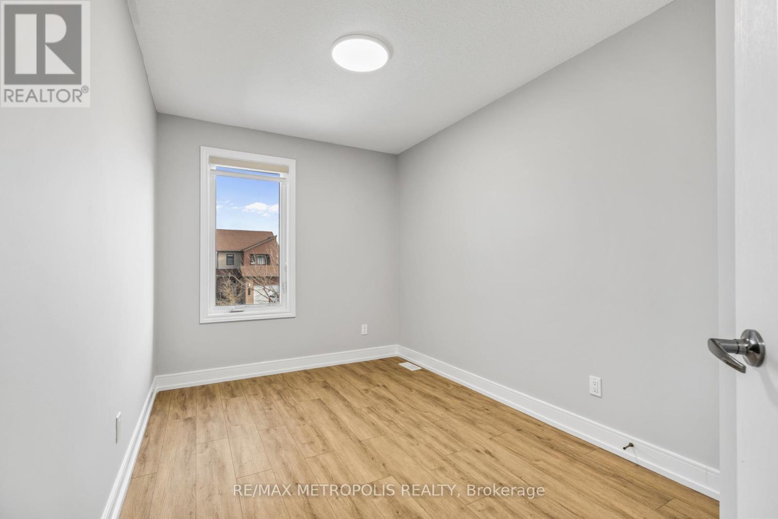 Photo 18 of 34 for 1847 Foxridge Crescent