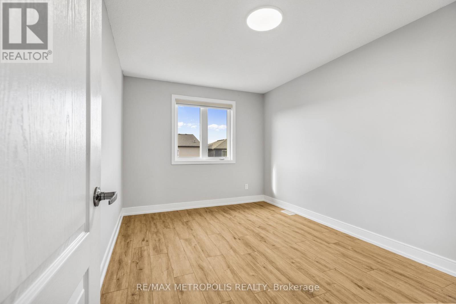 Photo 21 of 34 for 1847 Foxridge Crescent