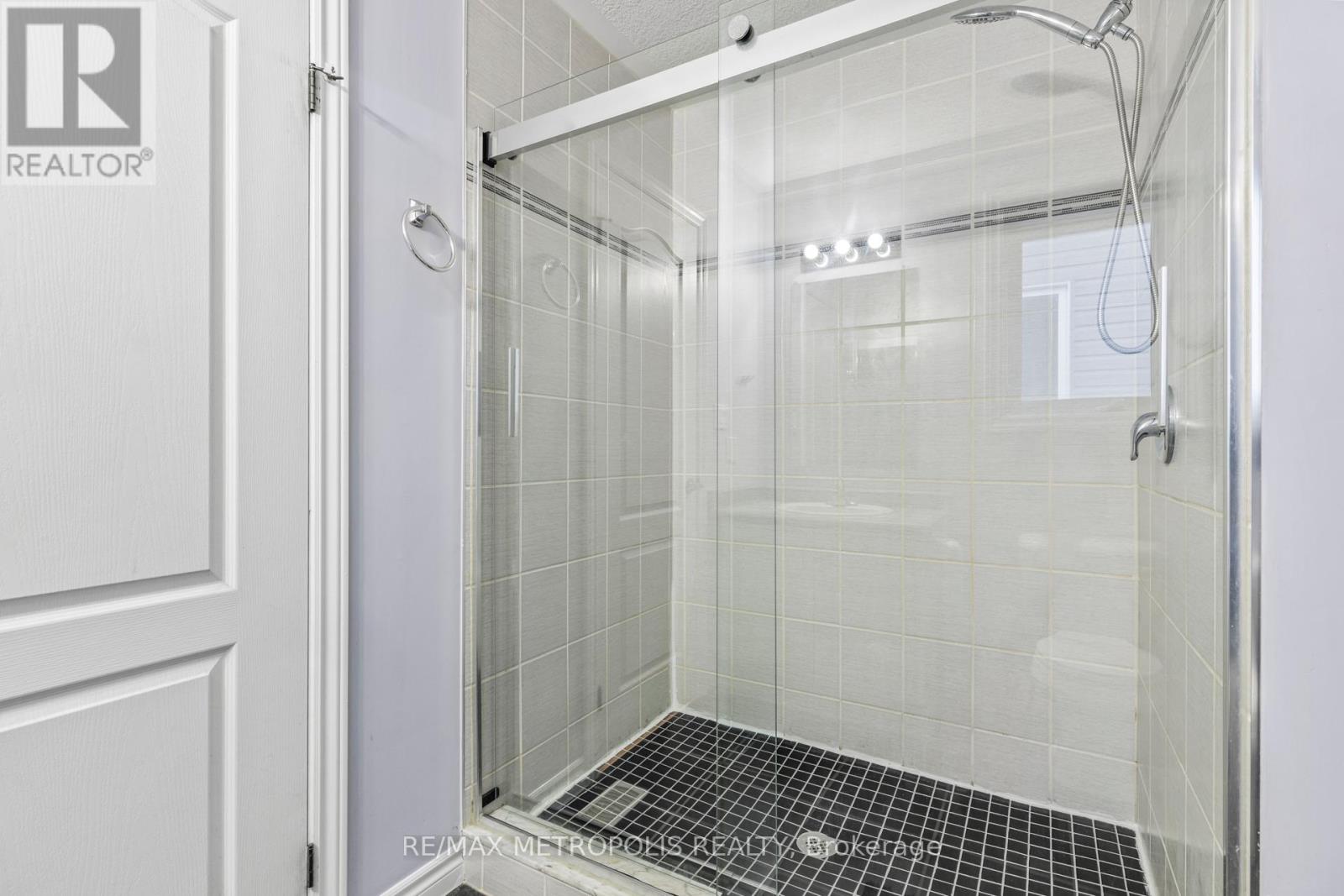 Photo 25 of 34 for 1847 Foxridge Crescent