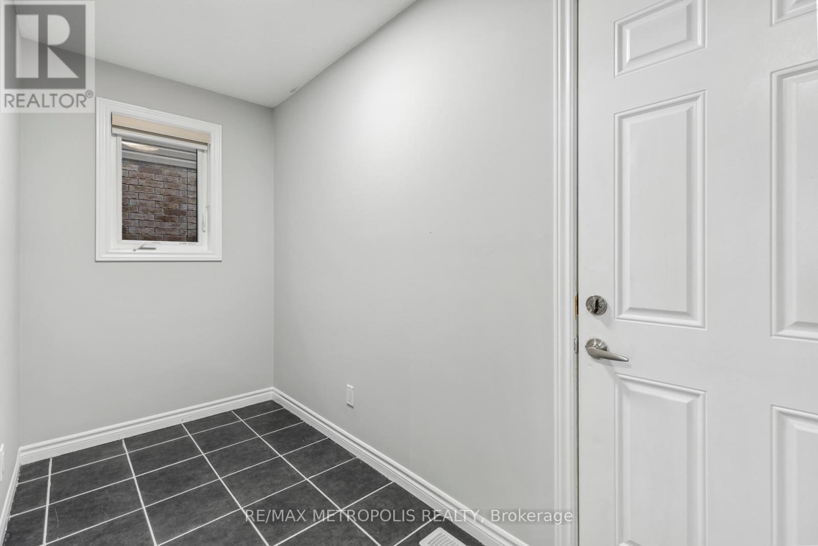 Photo 27 of 34 for 1847 Foxridge Crescent