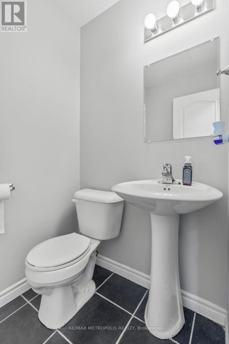 Photo 7 of 34 for 1847 Foxridge Crescent