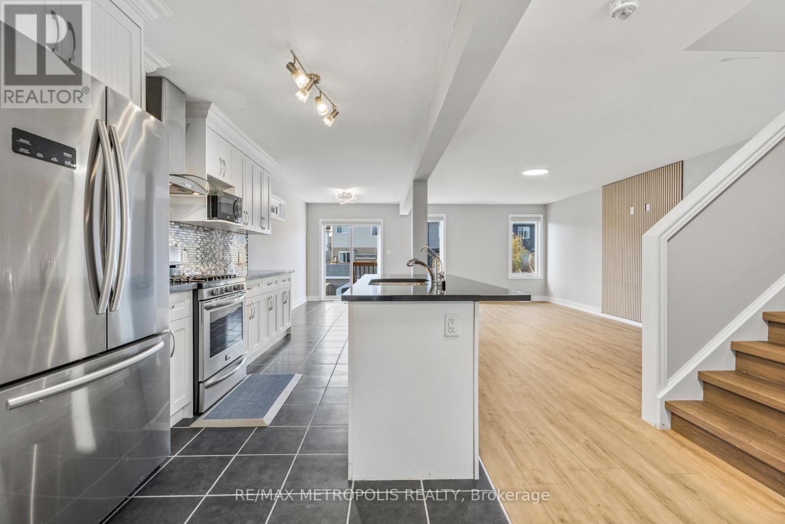 Photo 8 of 34 for 1847 Foxridge Crescent