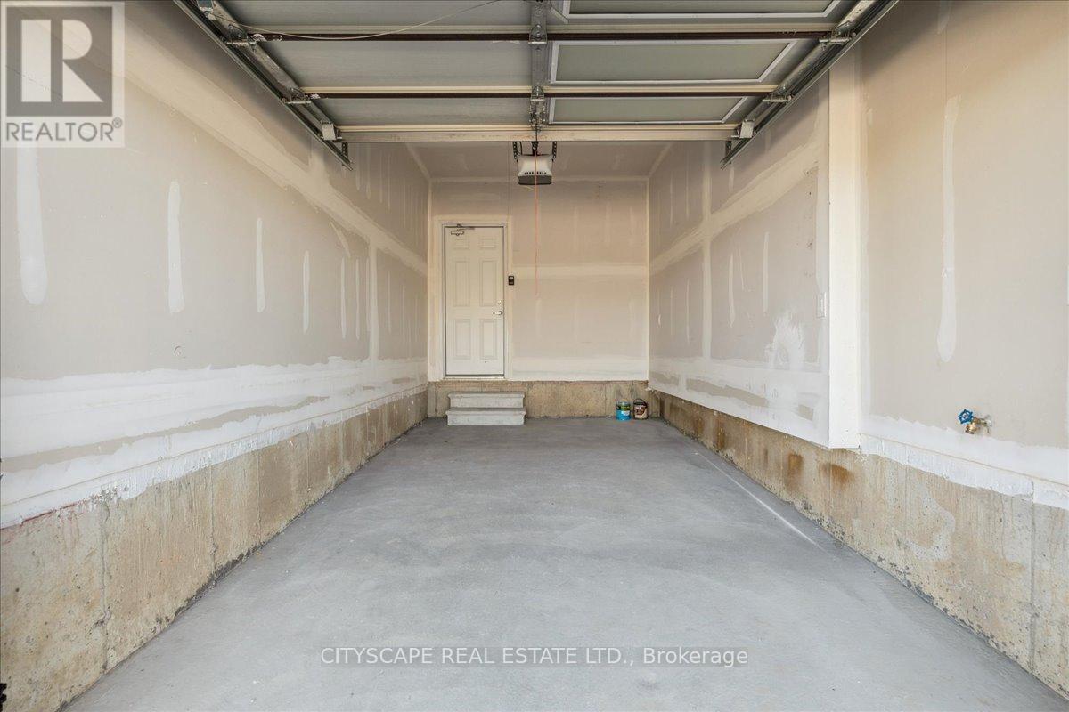 50 Whithorn Crescent, Haldimand, Ontario N3W 0E5 - Photo 32 - X12592622