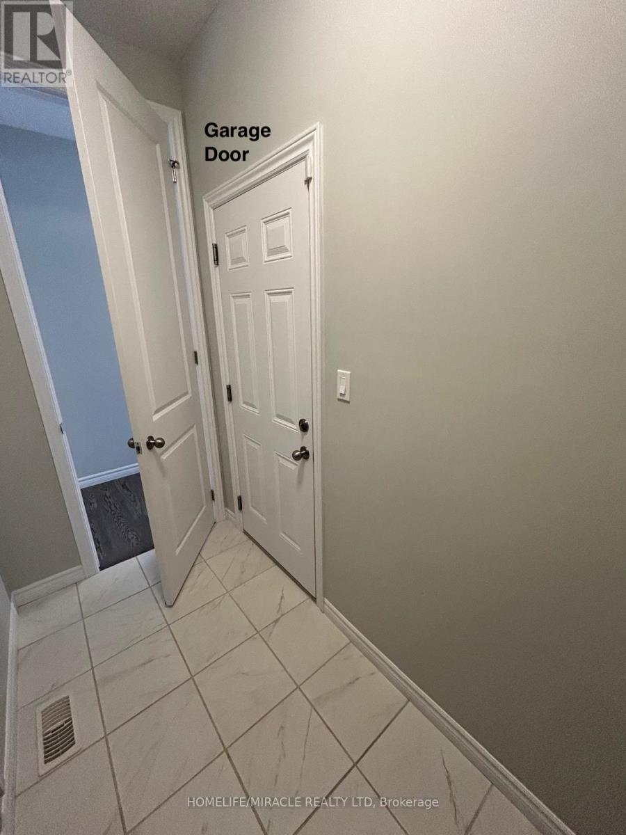 174 Forest Creek Drive, Kitchener, Ontario N2R 0M1 - Photo 9 - X12592614