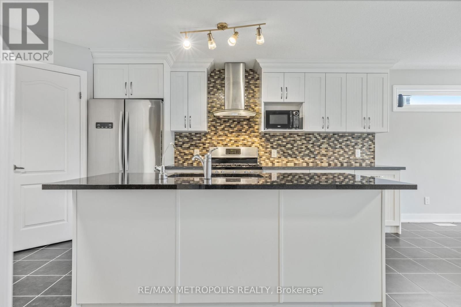 1847 Foxridge Crescent, London North, Ontario  N6G 0L7 - Photo 9 - X12592544