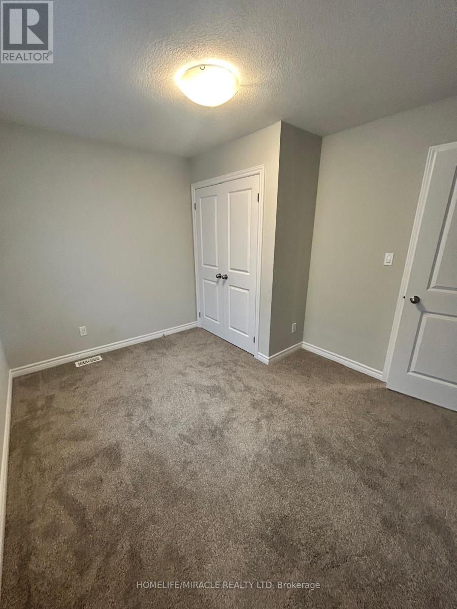 174 Forest Creek Drive, Kitchener, Ontario N2R 0M1 - Photo 17 - X12592614