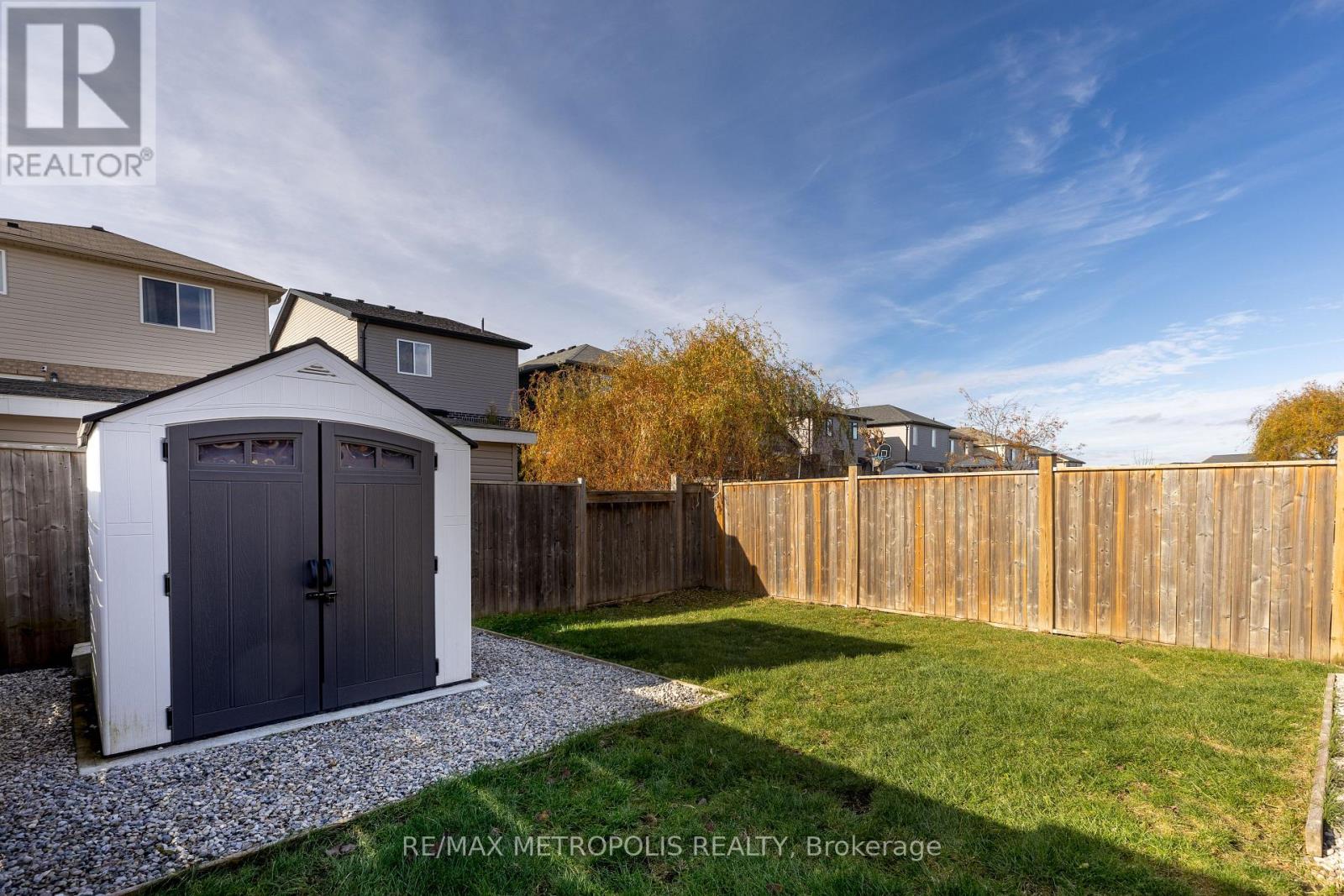 1847 Foxridge Crescent, London North, Ontario  N6G 0L7 - Photo 34 - X12592544