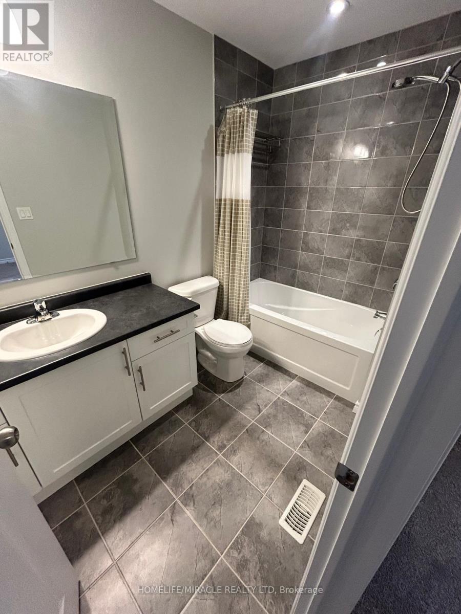 174 Forest Creek Drive, Kitchener, Ontario N2R 0M1 - Photo 18 - X12592614