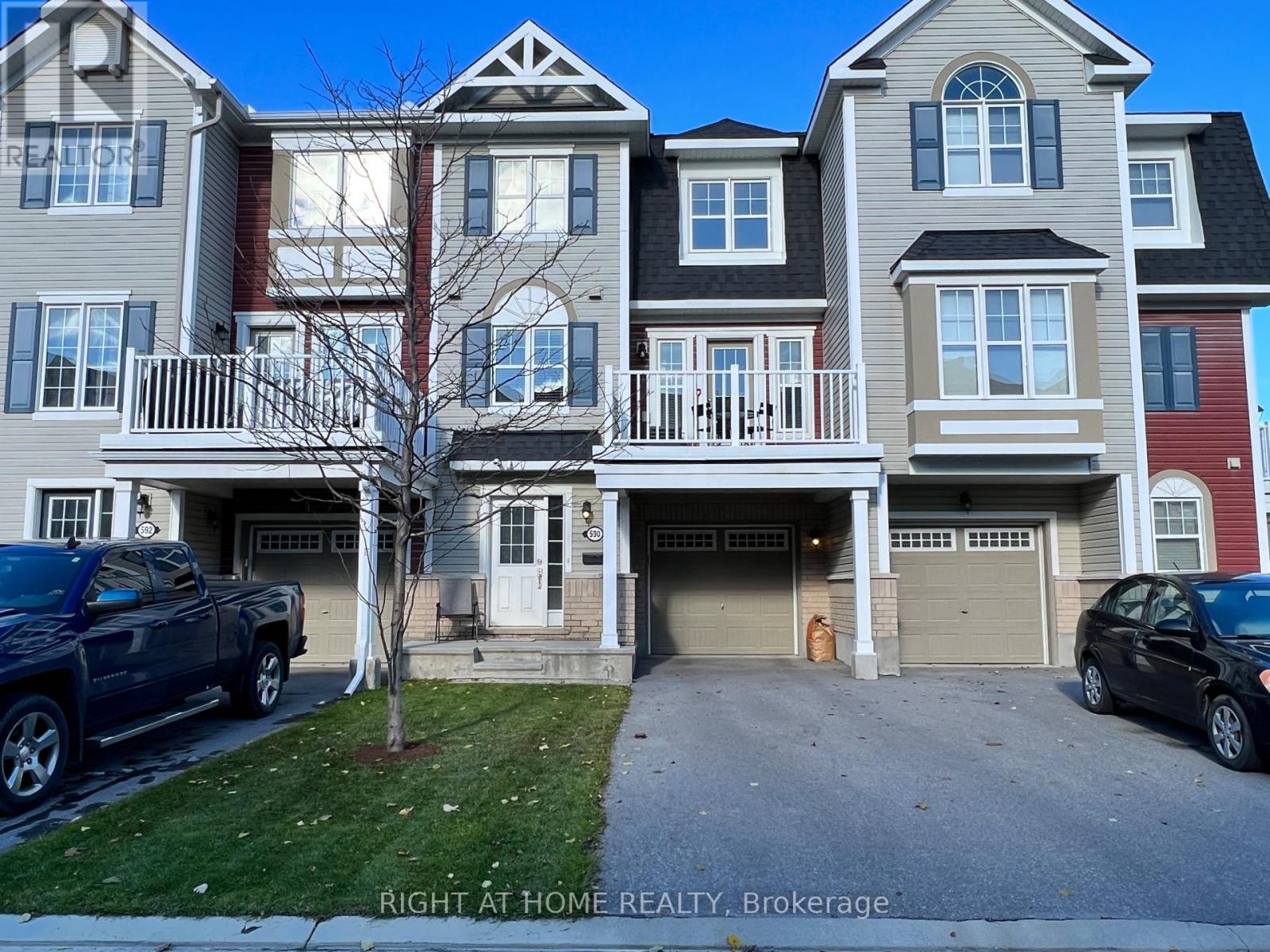 590 FOXLIGHT CIRCLE, Ottawa, Ontario
