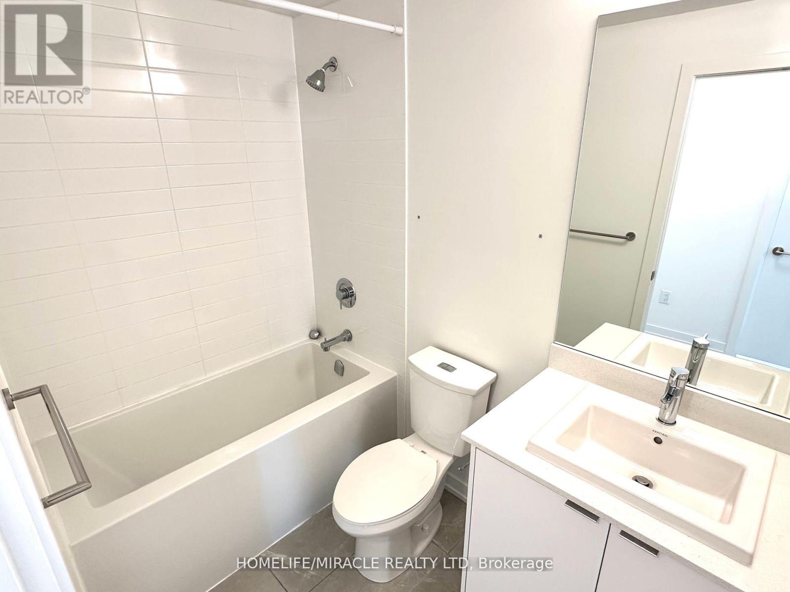 2004 - 55 Duke Street, Kitchener, Ontario  N2H 0C9 - Photo 6 - X12592656