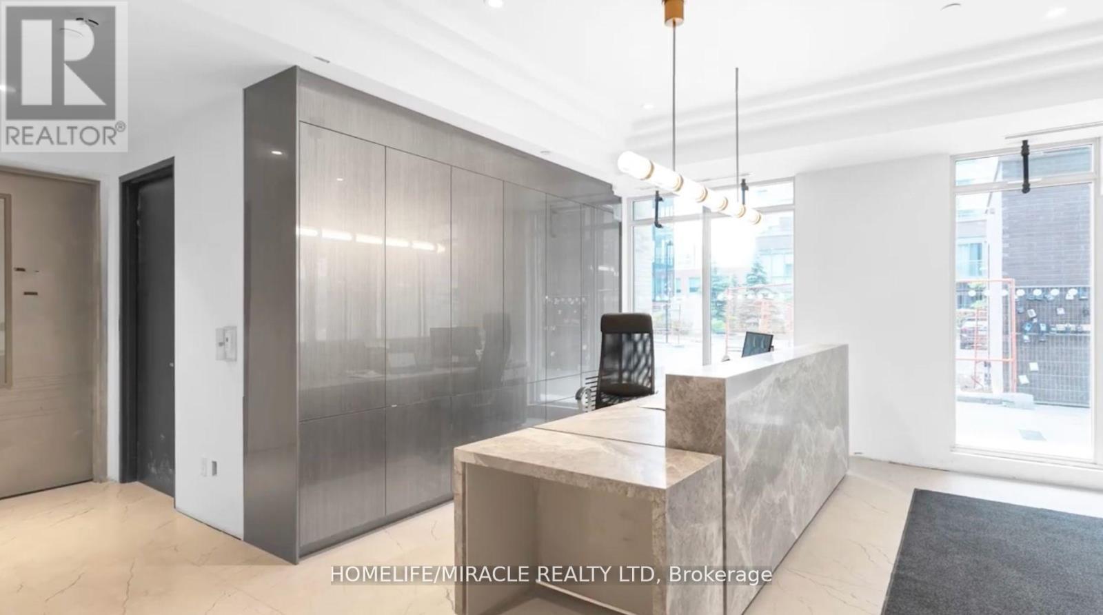 2004 - 55 Duke Street, Kitchener, Ontario  N2H 0C9 - Photo 5 - X12592656