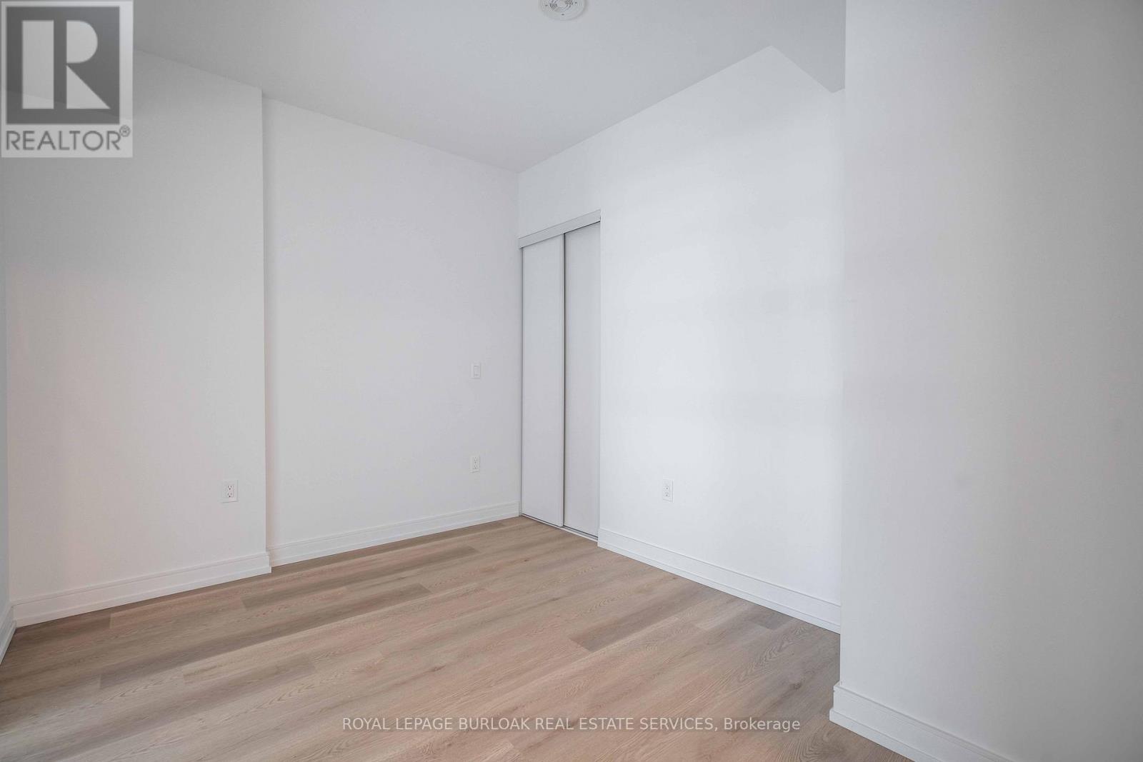 1418 - 1 Jarvis Street, Hamilton, Ontario L8R 3J2 - Photo 5 - X12592658