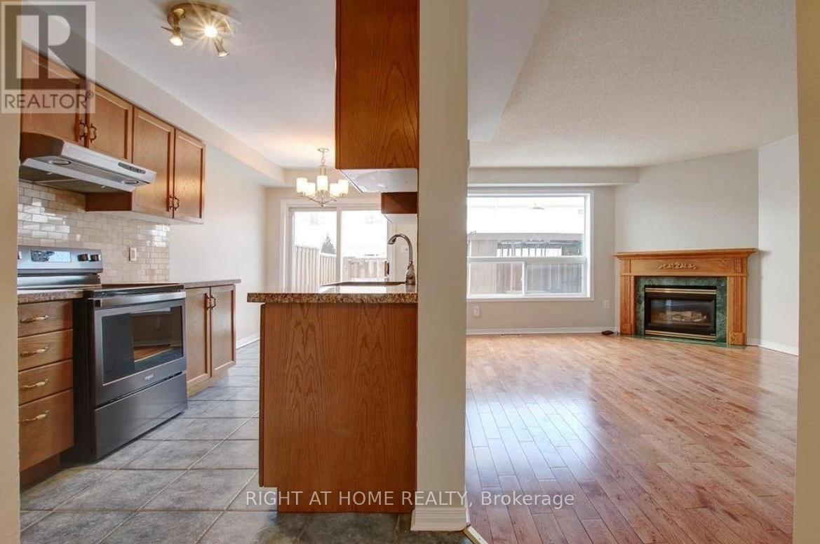 43 - 104 Frances Avenue, Hamilton, Ontario  L8E 5W9 - Photo 2 - X12592736