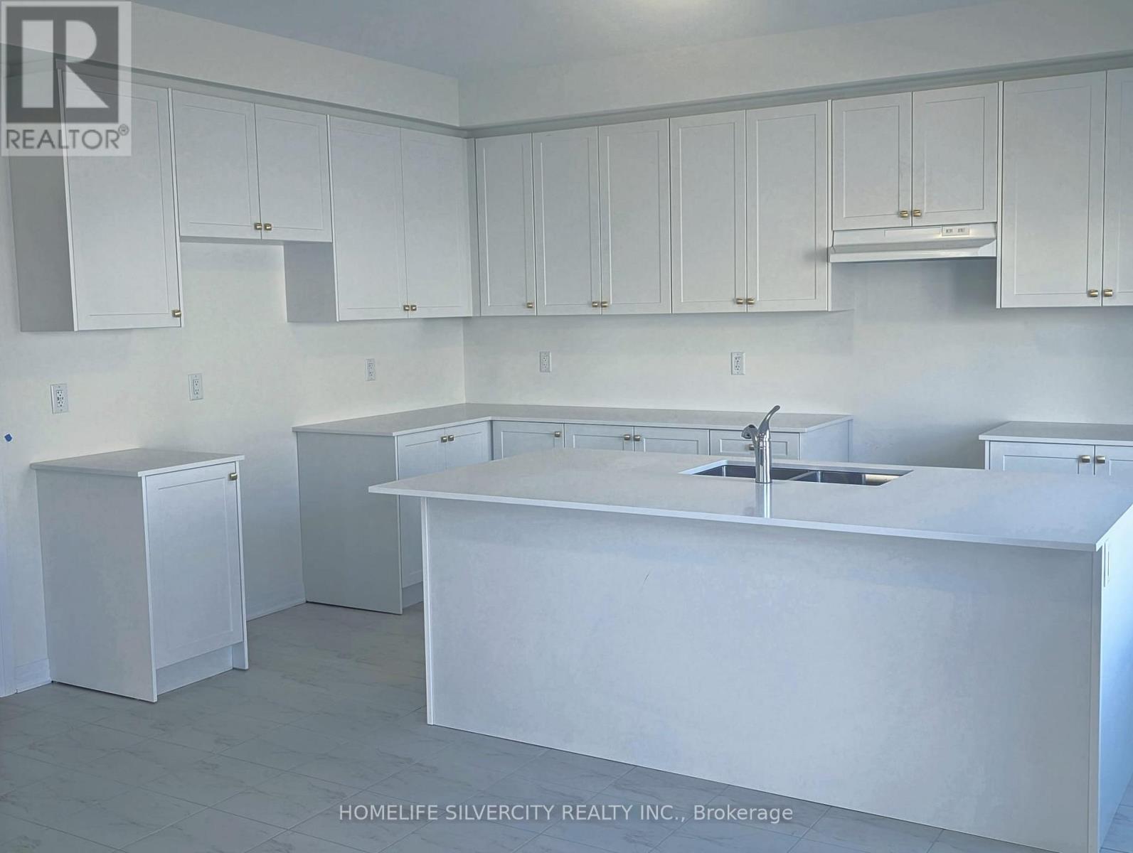 103 Windermere Boulevard, Loyalist, Ontario K0H 1G0 - Photo 2 - X12592660