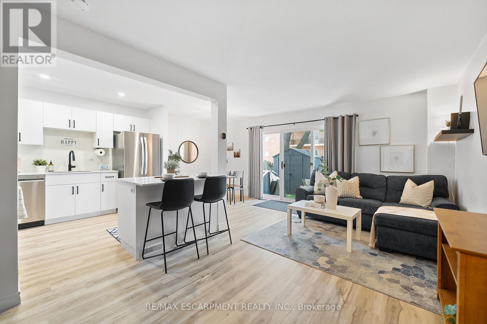 150 - 17 Old Pine Trail, St. Catharines, Ontario L2M 6P9 - Photo 1 - X12592760