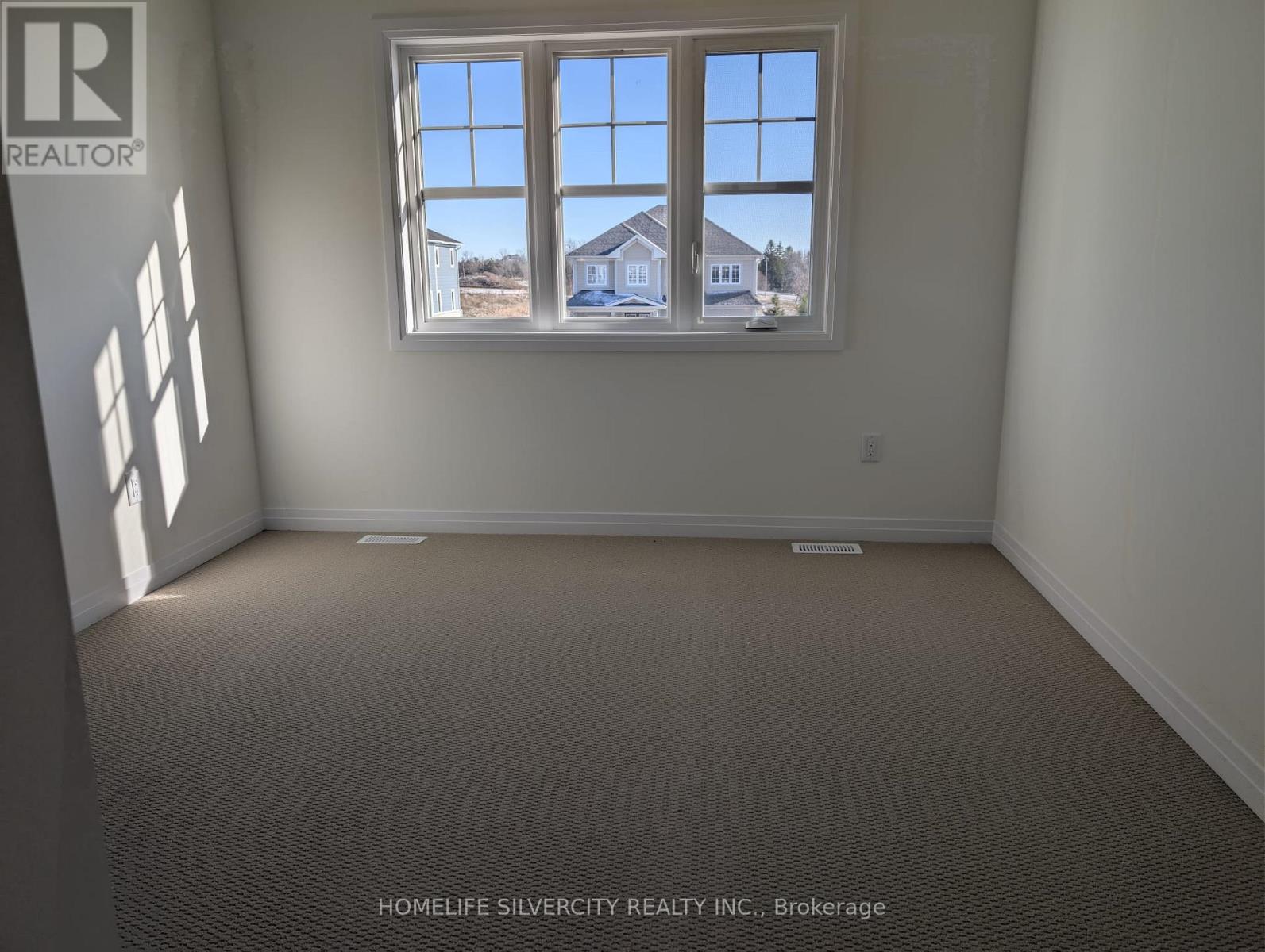 103 Windermere Boulevard, Loyalist, Ontario K0H 1G0 - Photo 12 - X12592660