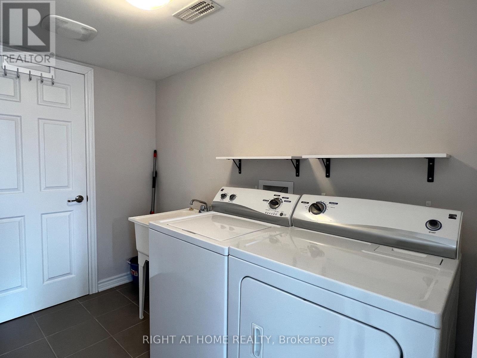 590 Foxlight Circle, Ottawa, Ontario  K2M 0L9 - Photo 25 - X12592756