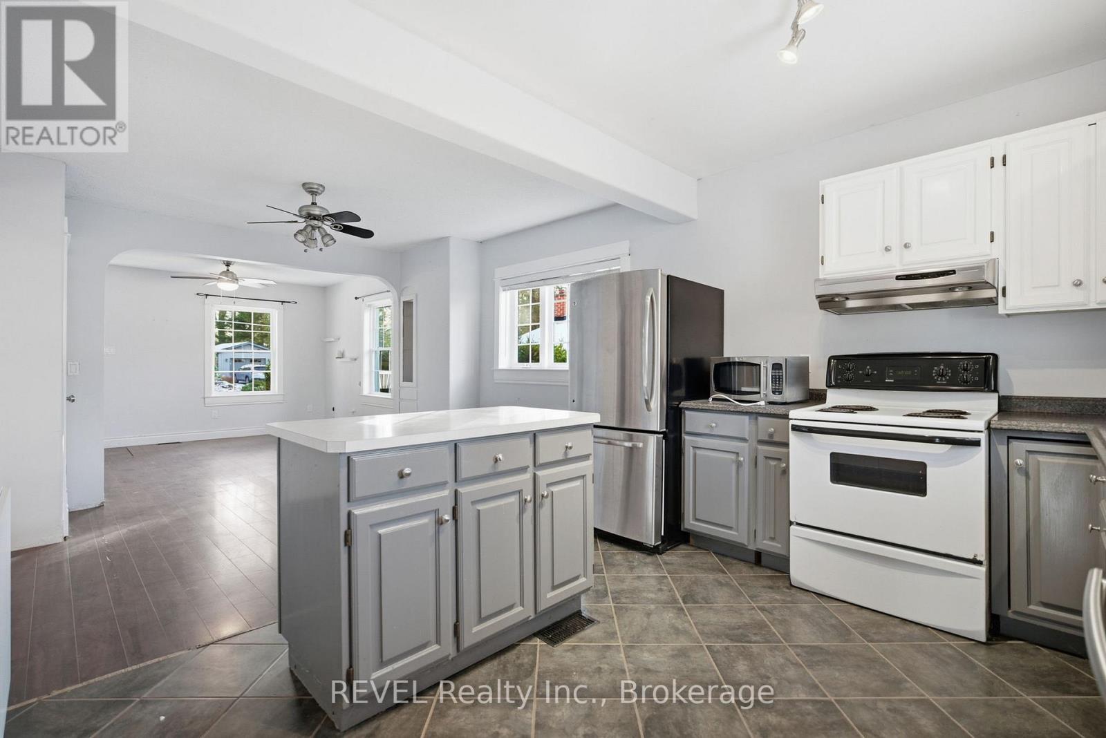 1176 Haist Street, Pelham, Ontario L3E 0H5 - Photo 11 - X12592862