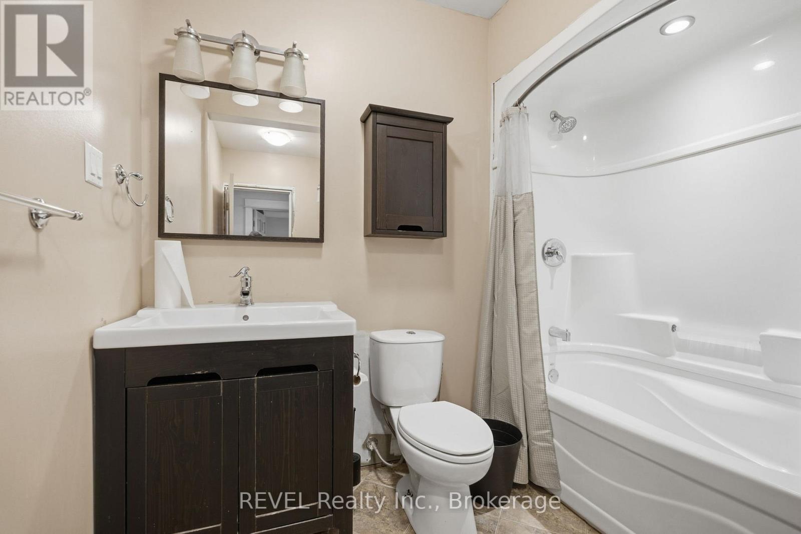 1176 Haist Street, Pelham, Ontario L3E 0H5 - Photo 16 - X12592862