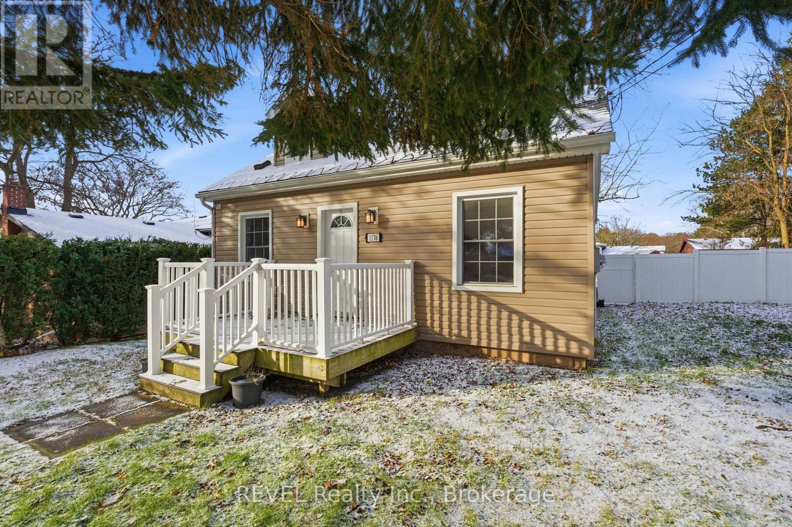 1176 Haist Street, Pelham, Ontario L3E 0H5 - Photo 3 - X12592862