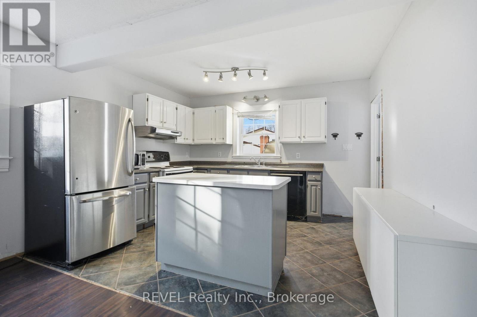 1176 Haist Street, Pelham, Ontario L3E 0H5 - Photo 9 - X12592862