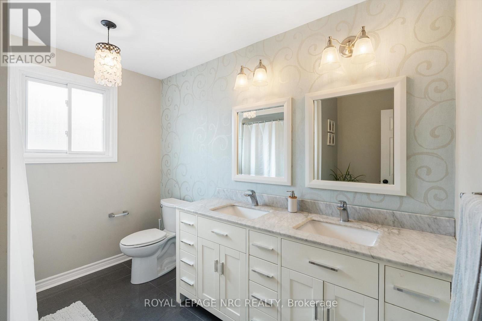 15 Commerford Street, Thorold, Ontario L2V 4P5 - Photo 23 - X12592902