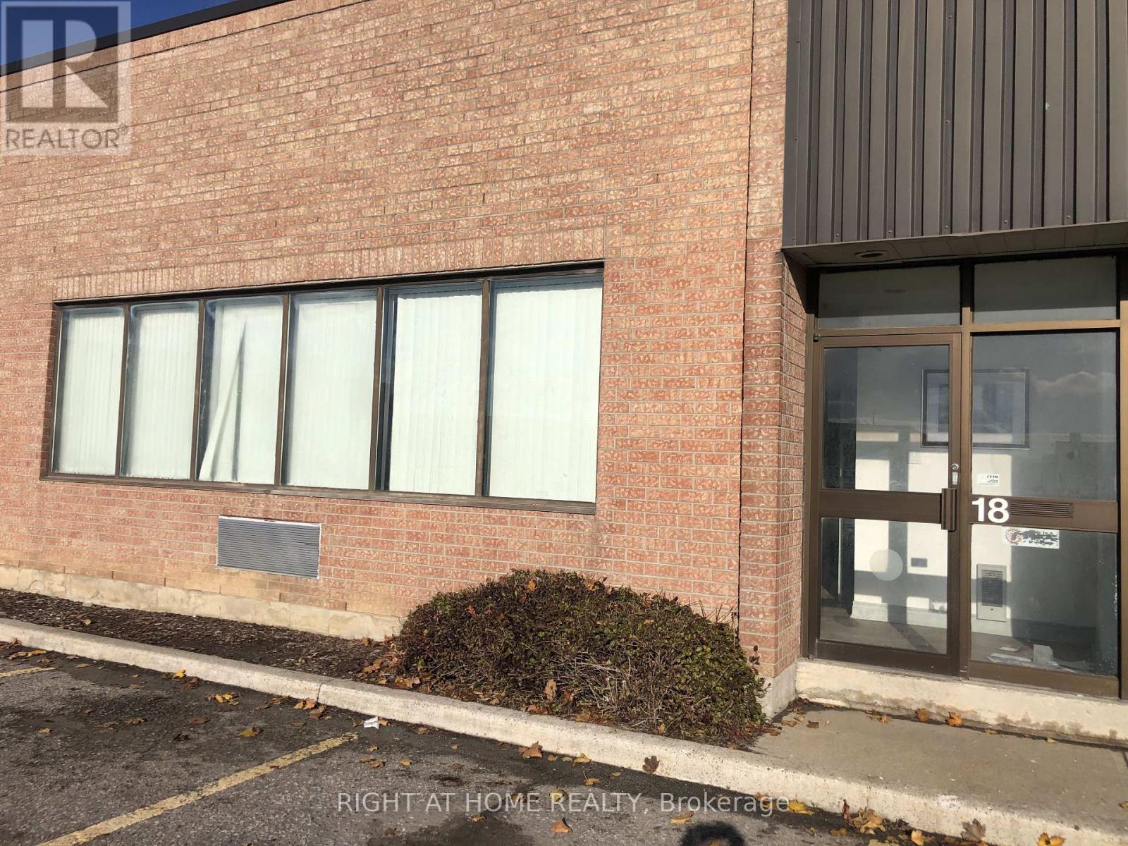 18 - 400 FINCHDENE SQUARE, Toronto, Ontario