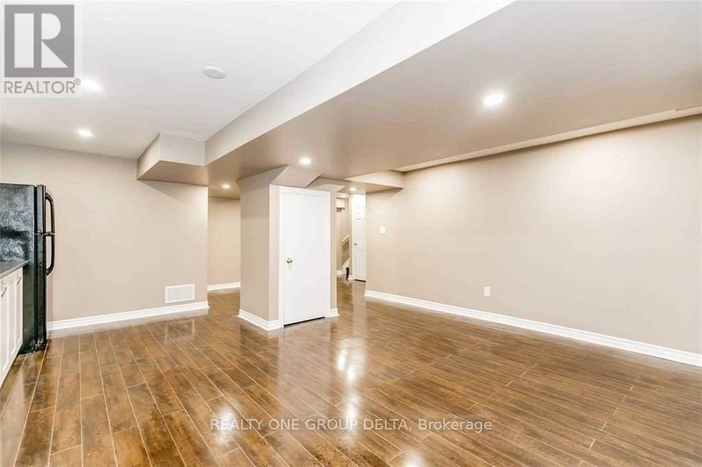 Lower - 8 Charlemagne Avenue, Barrie, Ontario  L4M 0A9 - Photo 8 - S12592852