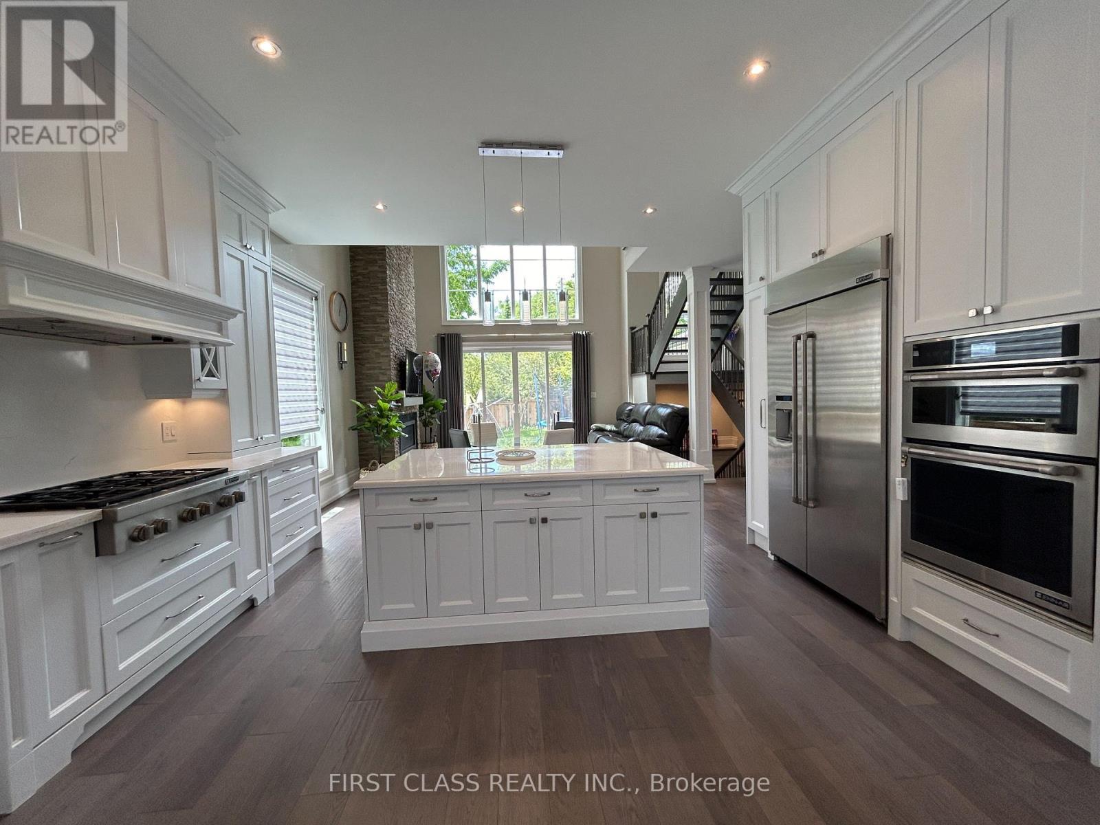 2194 Elmhurst Avenue, Oakville, Ontario  L6J 5G2 - Photo 14 - W12592842