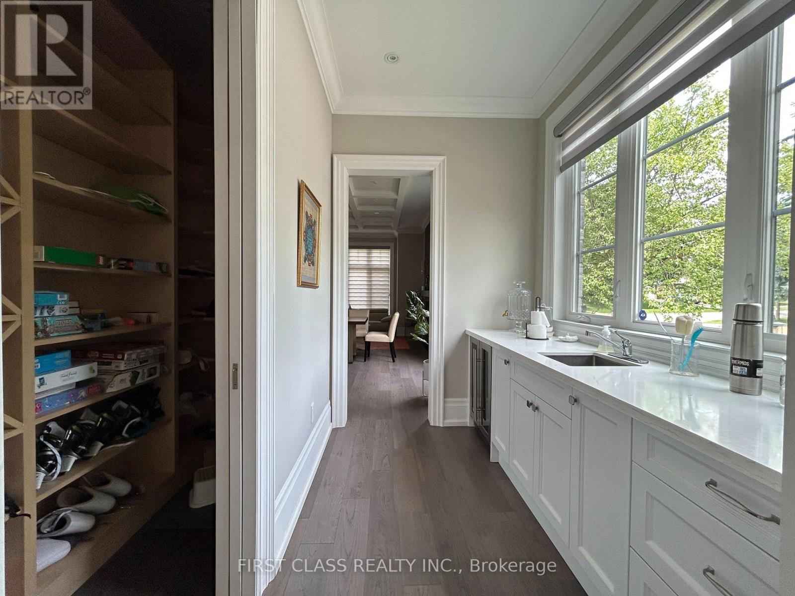 2194 Elmhurst Avenue, Oakville, Ontario  L6J 5G2 - Photo 16 - W12592842