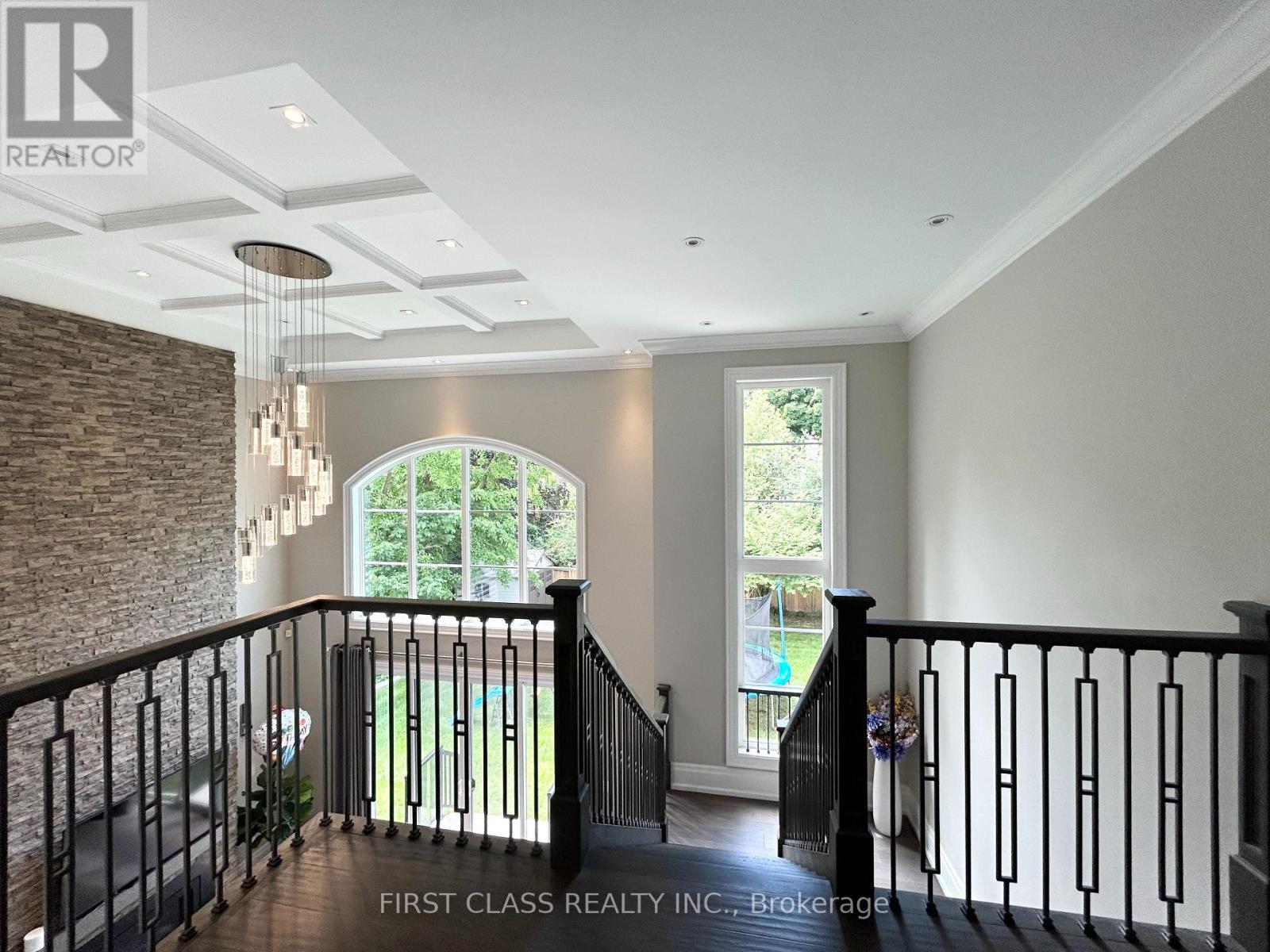 2194 Elmhurst Avenue, Oakville, Ontario  L6J 5G2 - Photo 19 - W12592842