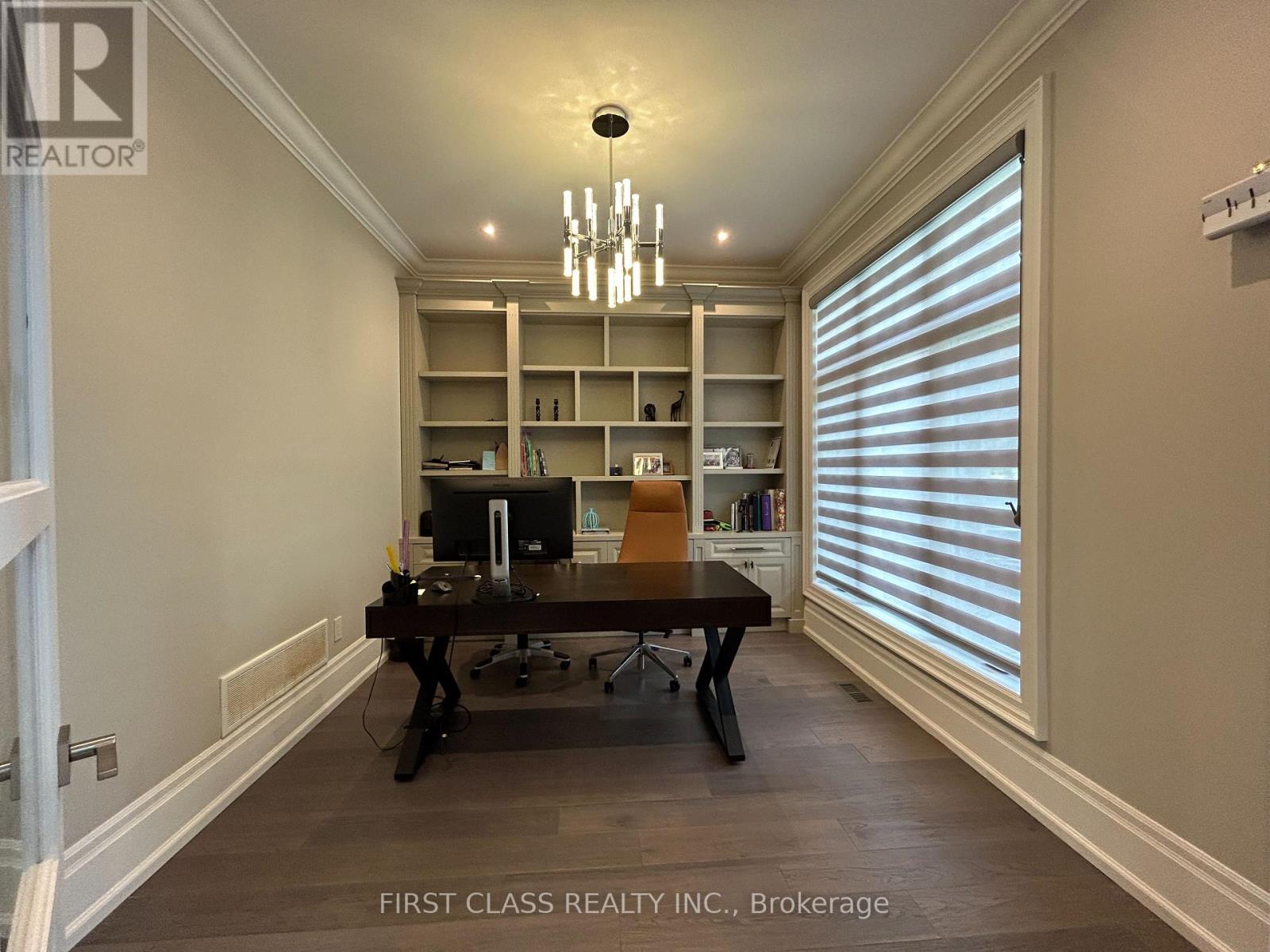 2194 Elmhurst Avenue, Oakville, Ontario  L6J 5G2 - Photo 4 - W12592842