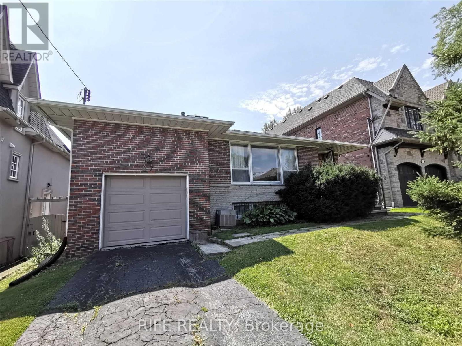 67 Munro Boulevard, Toronto, Ontario  M2P 1C3 - Photo 14 - C12592872