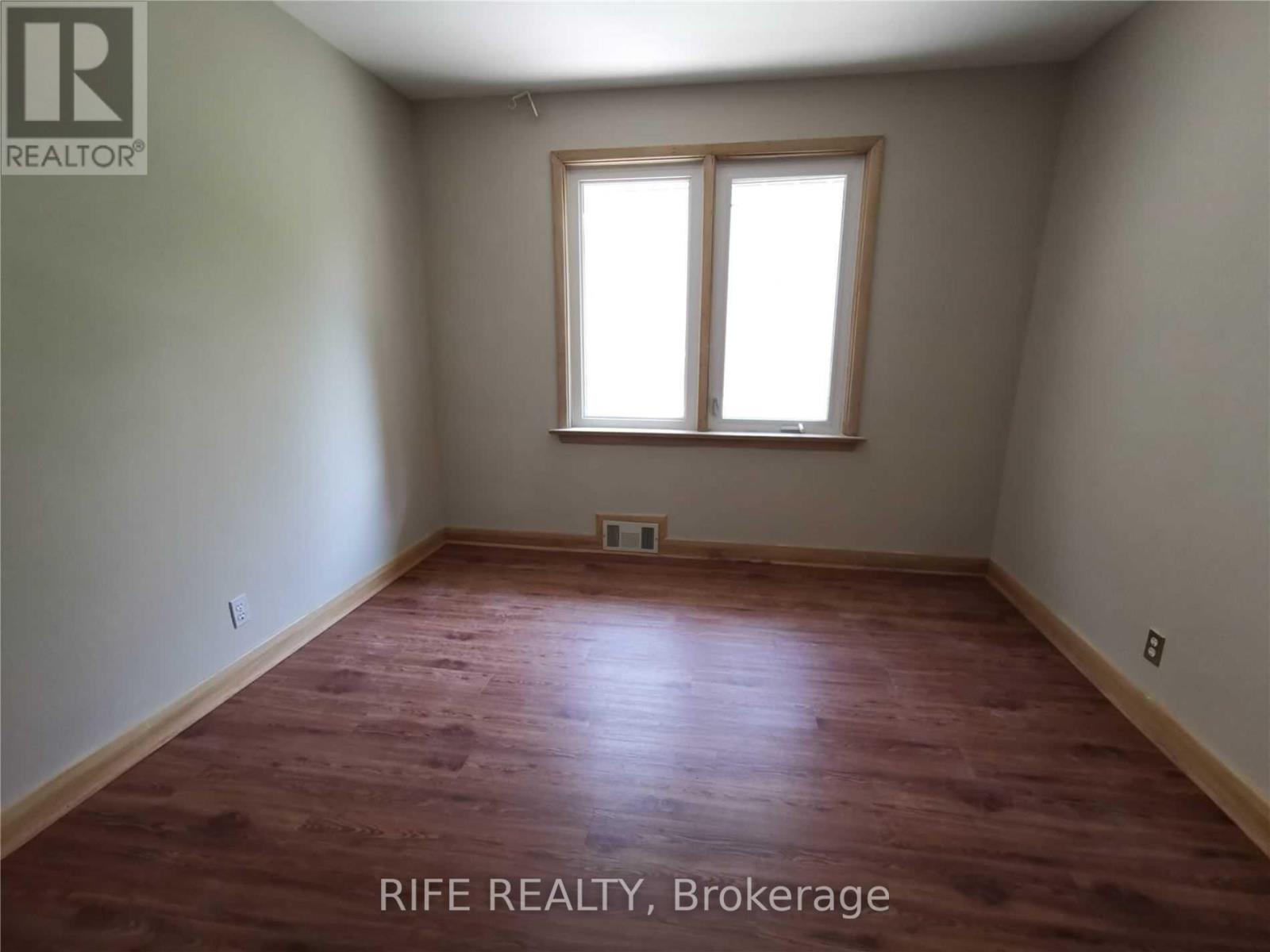 67 Munro Boulevard, Toronto, Ontario  M2P 1C3 - Photo 3 - C12592872