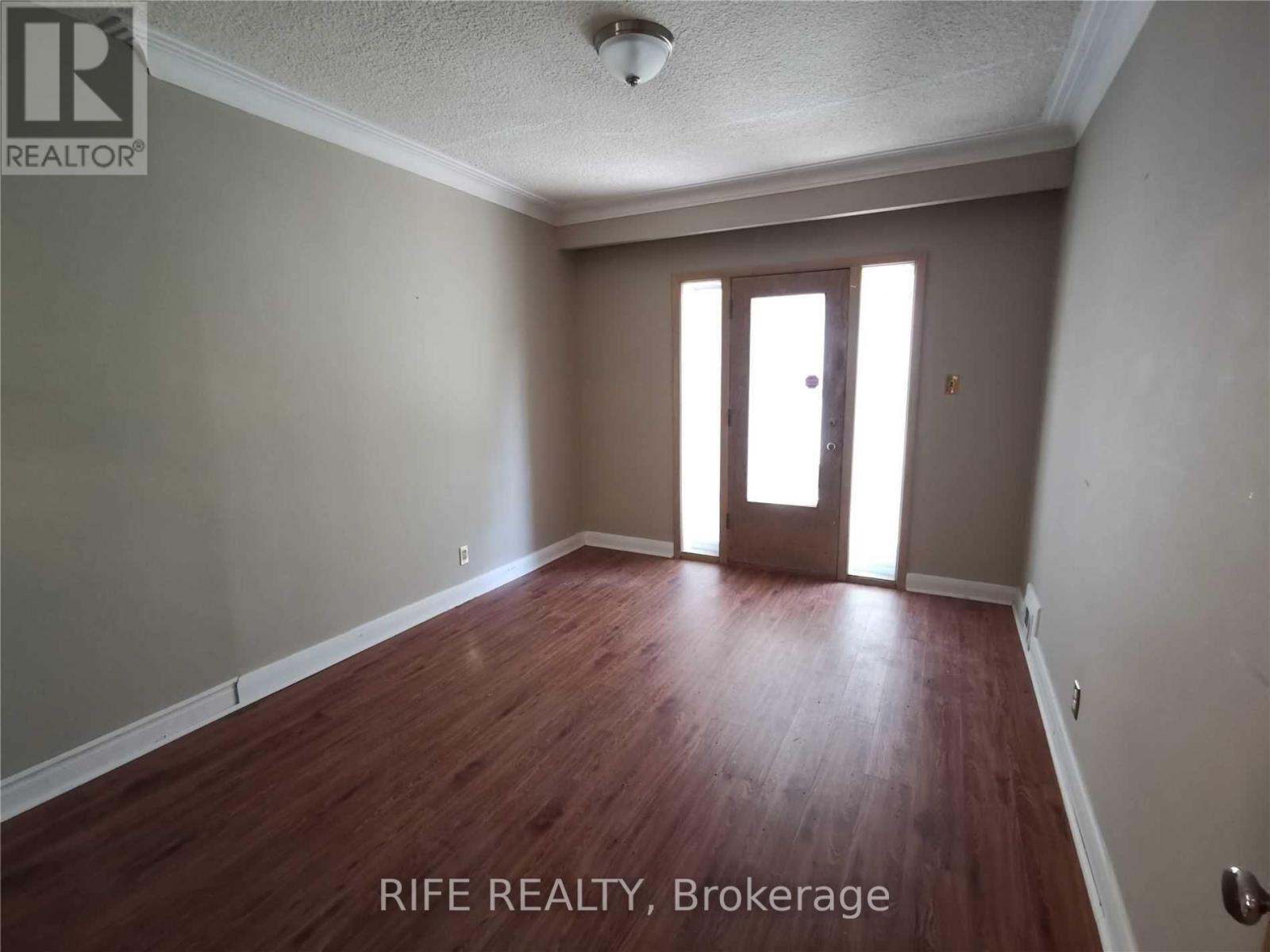 67 Munro Boulevard, Toronto, Ontario  M2P 1C3 - Photo 4 - C12592872