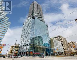 4712 - 488 UNIVERSITY AVENUE, Toronto, Ontario