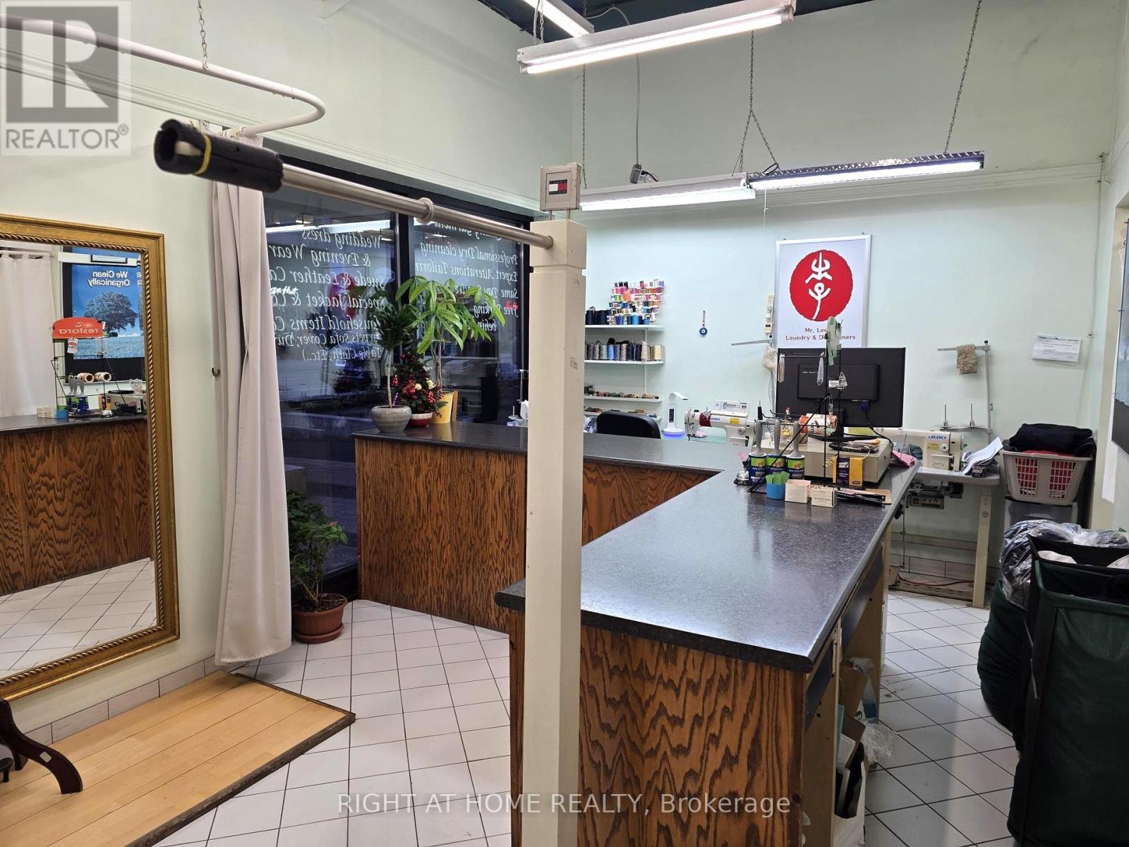 5 - 725 King Street W, Toronto, Ontario M5V 2W9 - Photo 3 - C12592912