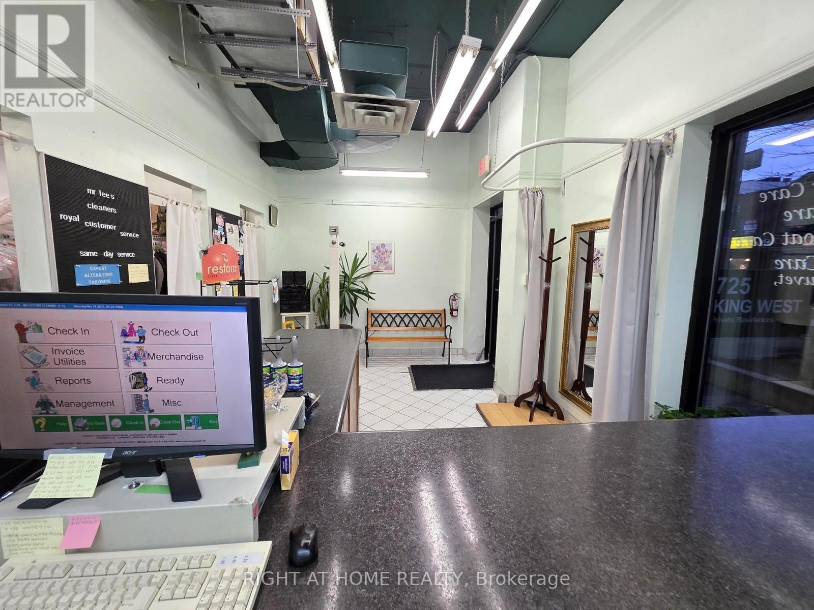 5 - 725 King Street W, Toronto, Ontario M5V 2W9 - Photo 4 - C12592912