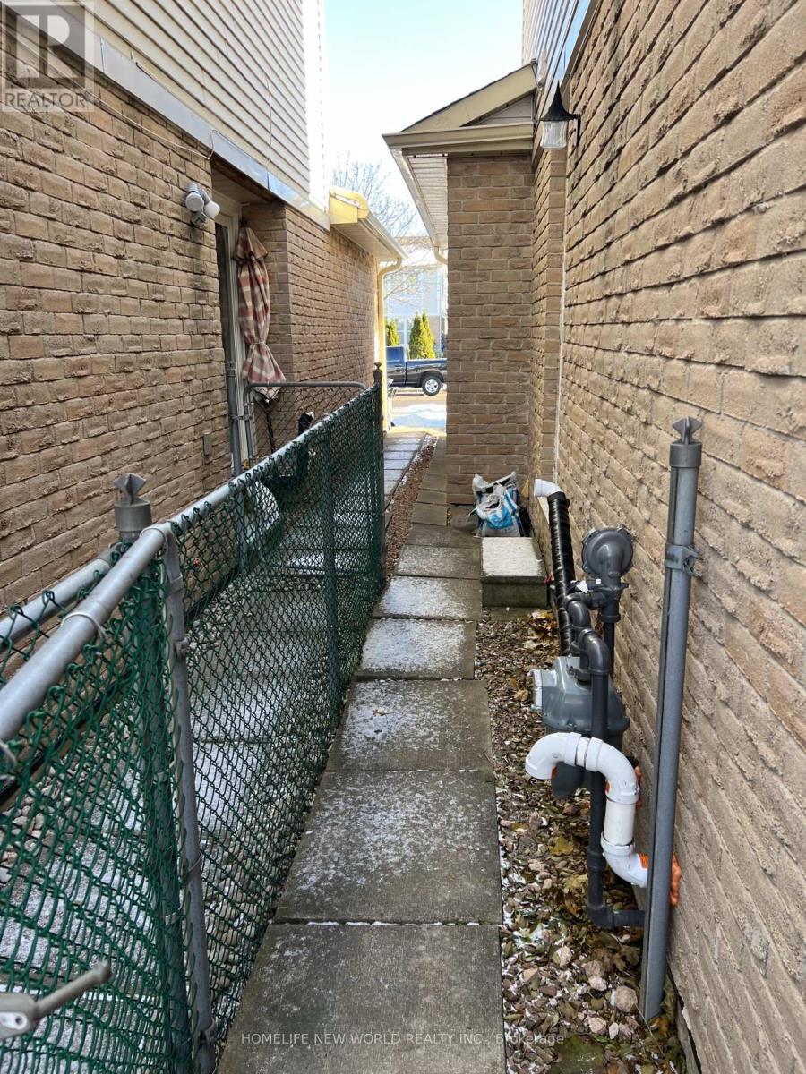 91 Campania Crescent, Toronto, Ontario  M1V 2E8 - Photo 11 - E12592870